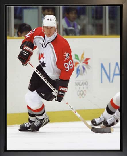 Wayne Gretzky Framed 16" x 20" Canvas Classic Series 1998 Olympics 18.5" x 22.5"